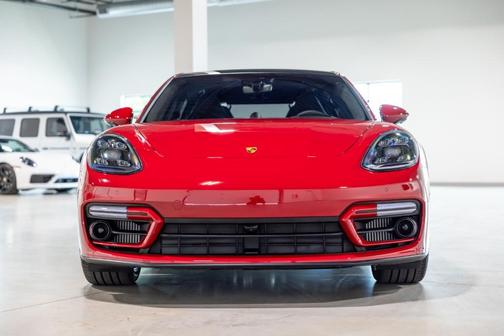 2023 Porsche Panamera GTS