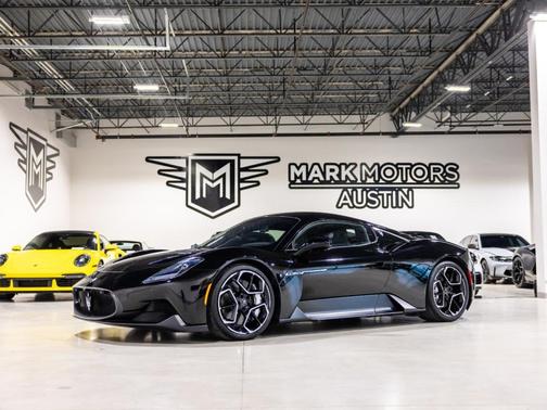 Black 2022 Maserati MC20 Base