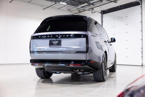 Eiger Grey 2025 Land Rover Range Rover P530 SE