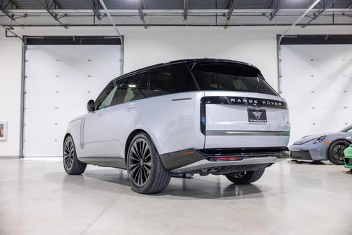 2025 Land Rover Range Rover P530 SE