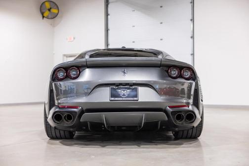 2019 Ferrari 812 Superfast Base