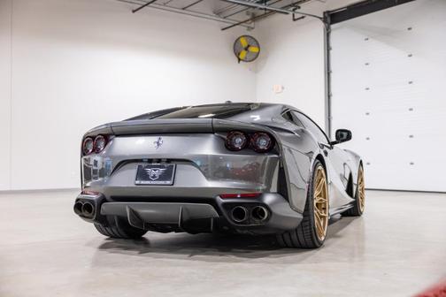 2019 Ferrari 812 Superfast Base