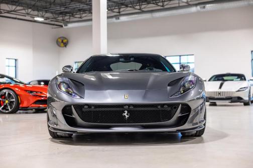 2019 Ferrari 812 Superfast Base