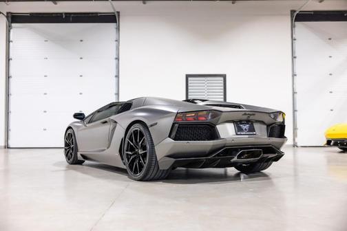 2015 Lamborghini Aventador LP700-4