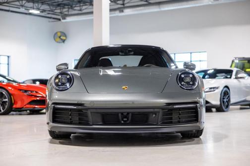 2021 Porsche 911 Carrera