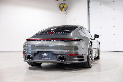 2021 Porsche 911 Carrera