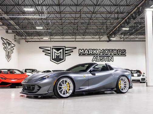 2023 Ferrari 812 GTS Base