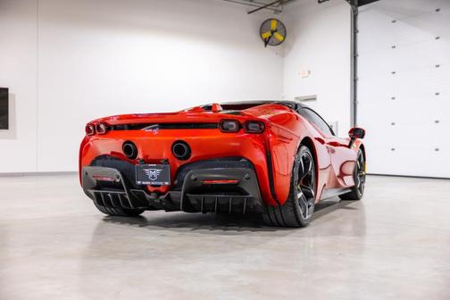 2022 Ferrari SF90 Spider Base