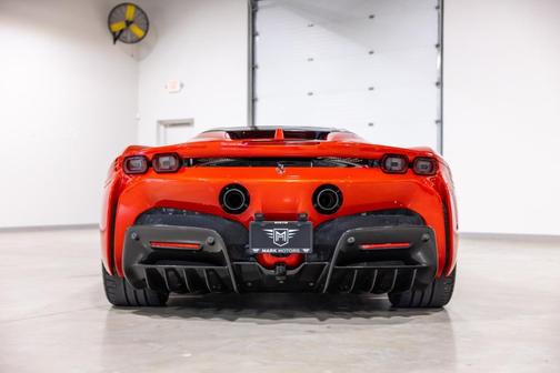 2022 Ferrari SF90 Spider Base