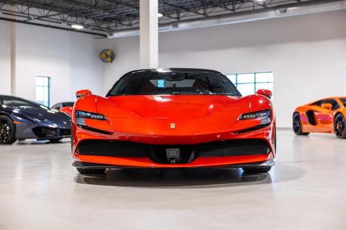 2022 Ferrari SF90 Spider Base