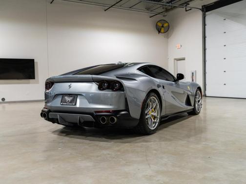 2019 Ferrari 812 Superfast Base
