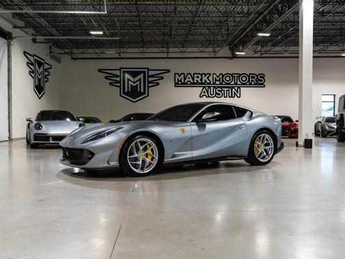 2019 Ferrari 812 Superfast Base
