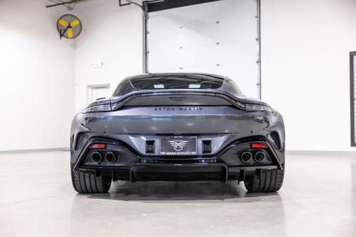 2025 Aston Martin Vantage Base
