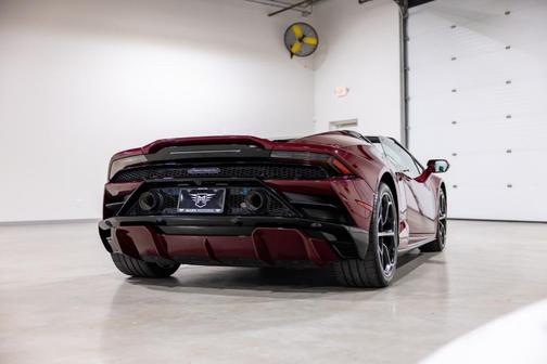 2022 Lamborghini Huracan EVO Base