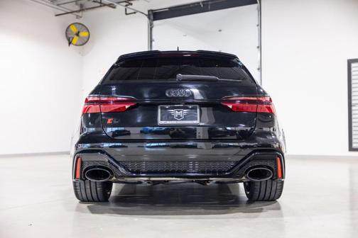 Mythos Black Metallic 2024 Audi RS 6 Avant 4.0T quattro performance
