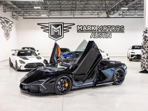 2025 Lamborghini Revuelto Base