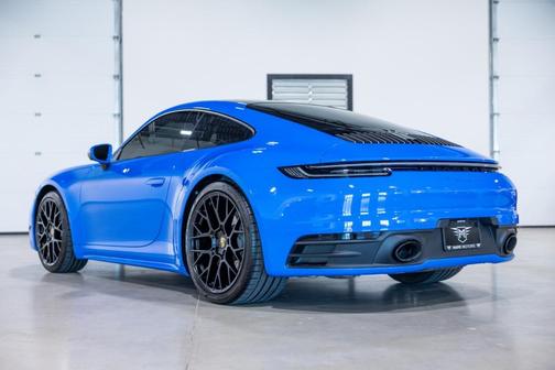 2023 Porsche 911 Carrera 4