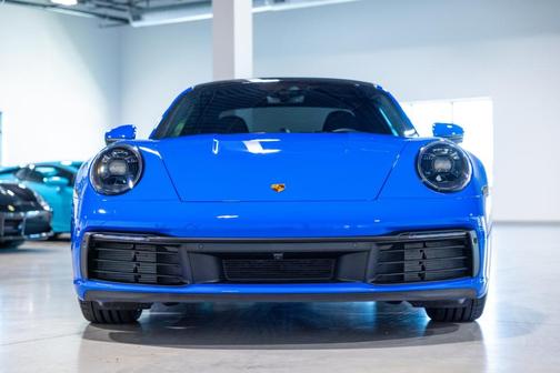 2023 Porsche 911 Carrera 4