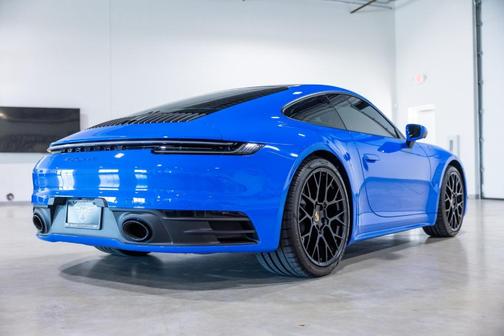 2023 Porsche 911 Carrera 4