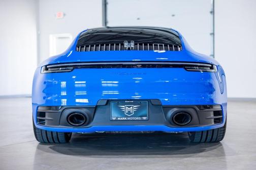 2023 Porsche 911 Carrera 4