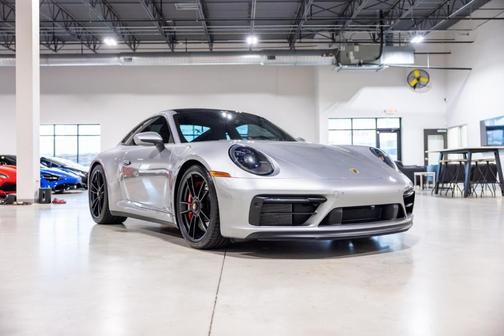 2022 Porsche 911 Carrera GTS