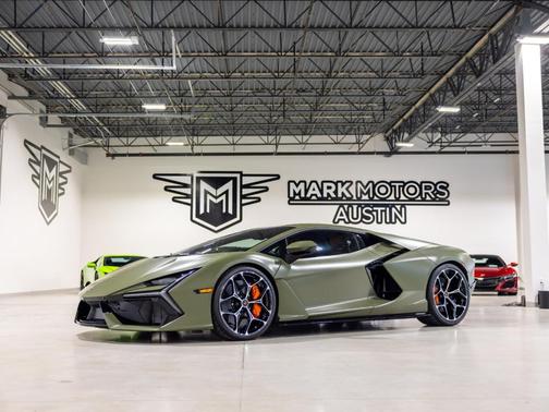 2024 Lamborghini Revuelto Base