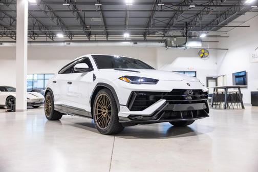 2023 Lamborghini Urus Performante