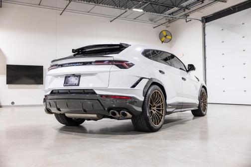 2023 Lamborghini Urus Performante