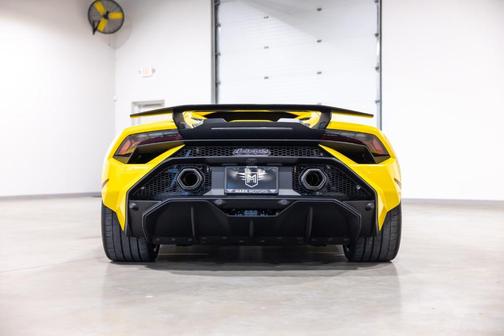 Giallo Inti Metallic 2023 Lamborghini Huracan Tecnica Base