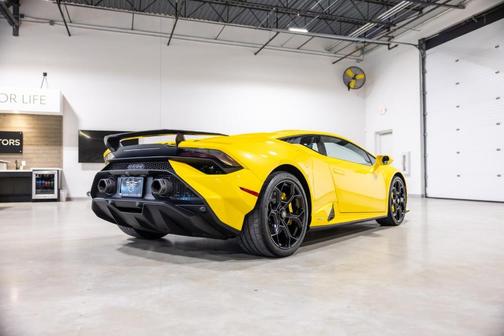 Giallo Inti Metallic 2023 Lamborghini Huracan Tecnica Base