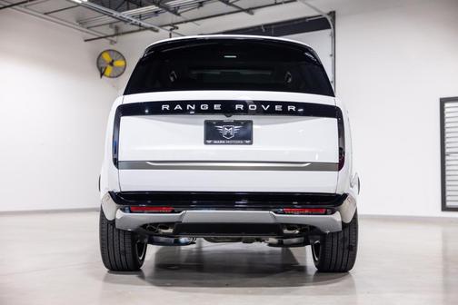 Fuji White 2026 Land Rover Range Rover P530 SE 7 Seat
