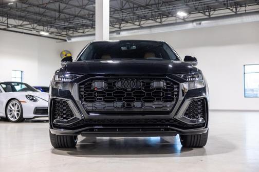 Mythos Black Metallic 2023 Audi RS Q8 4.0T quattro