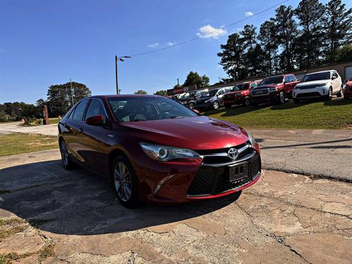 Maroon Or Burgundy 2015 Toyota Camry Hybrid SE