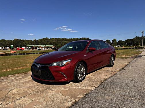 Maroon Or Burgundy 2015 Toyota Camry Hybrid SE