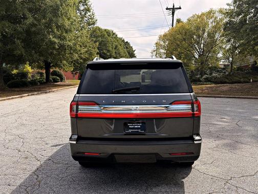 Grey 2018 Lincoln Navigator Reserve