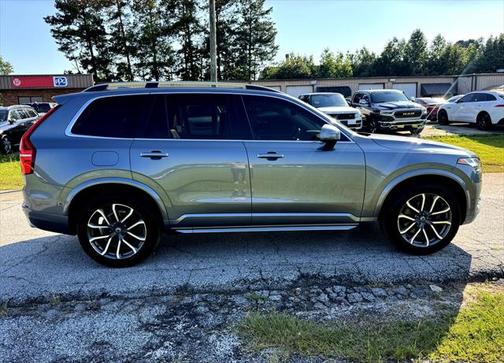 2016 Volvo XC90 T6 Momentum