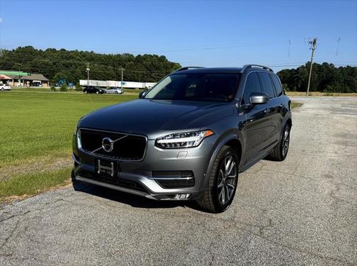 2016 Volvo XC90 T6 Momentum
