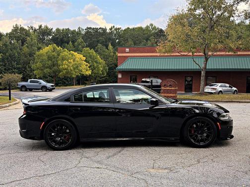 Black 2017 Dodge Charger R/T 392