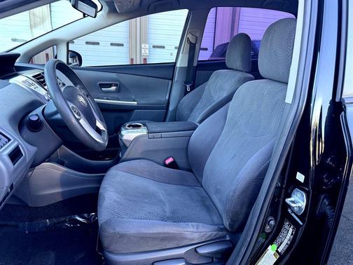 2012 Toyota Prius v Base