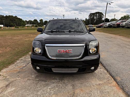 Black 2007 GMC Yukon XL Denali