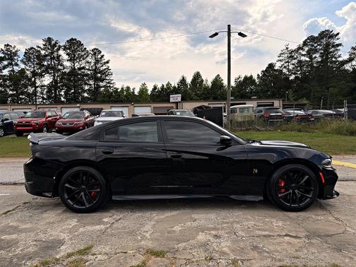Black 2018 Dodge Charger R/T 392