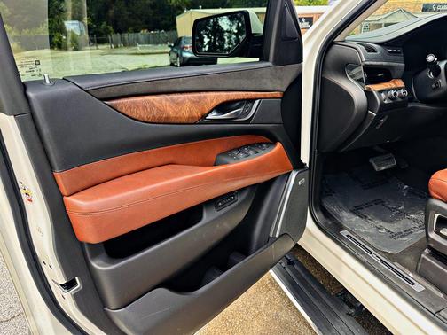 White 2015 Cadillac Escalade Premium