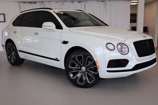 Photo 5 of 32 of 2020 Bentley Bentayga V8