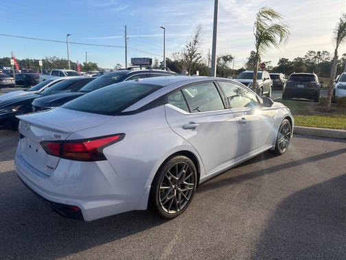 2024 Nissan Altima SR VC-Turbo FWD