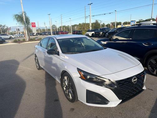 2024 Nissan Altima SR VC-Turbo FWD