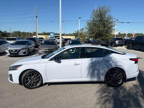 2024 Nissan Altima SR VC-Turbo FWD