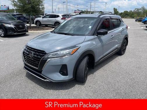 2021 Nissan Kicks SR