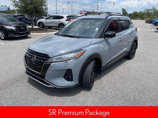 2021 Nissan Kicks SR