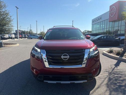 2024 Nissan Pathfinder Platinum FWD
