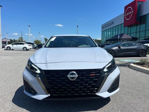 2025 Nissan Altima SR FWD